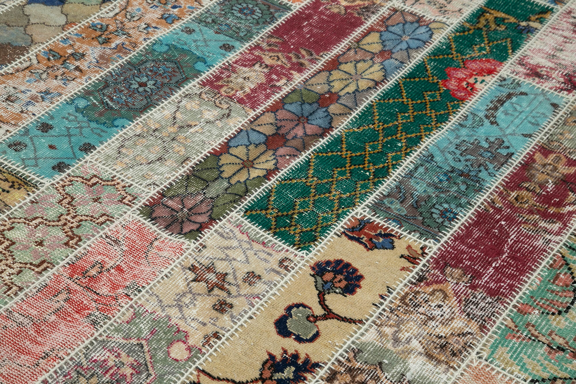 7x10 Red Modern Patchwork Rug - 31003