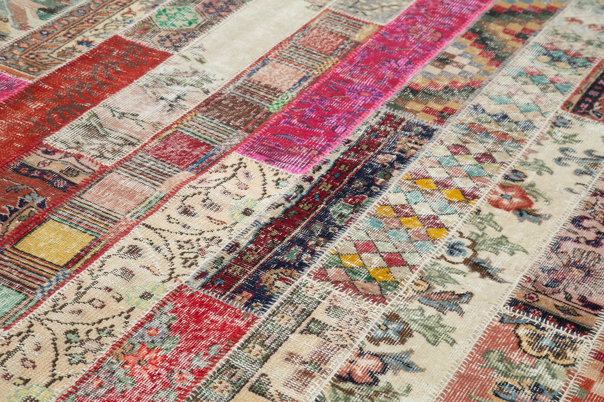 7x10 Red Modern Patchwork Rug - 31015