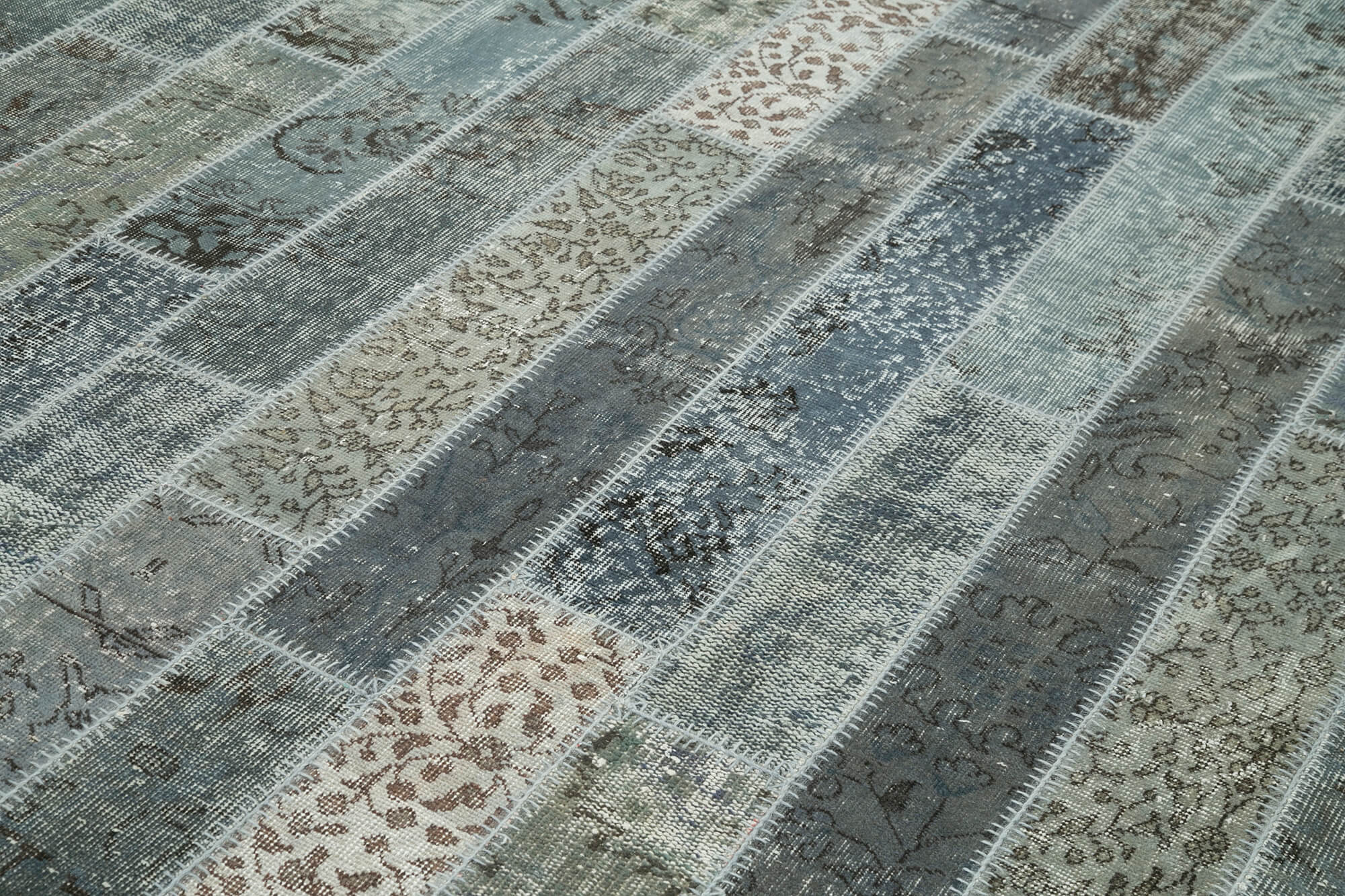 7x10 Grey Modern Patchwork Rug - 31021