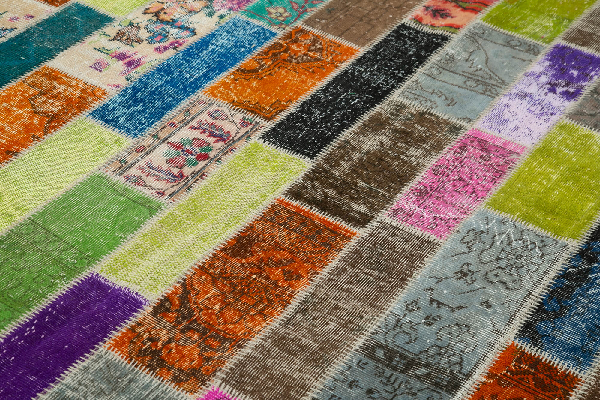 7x10 Multicolor Modern Patchwork Rug - 31041