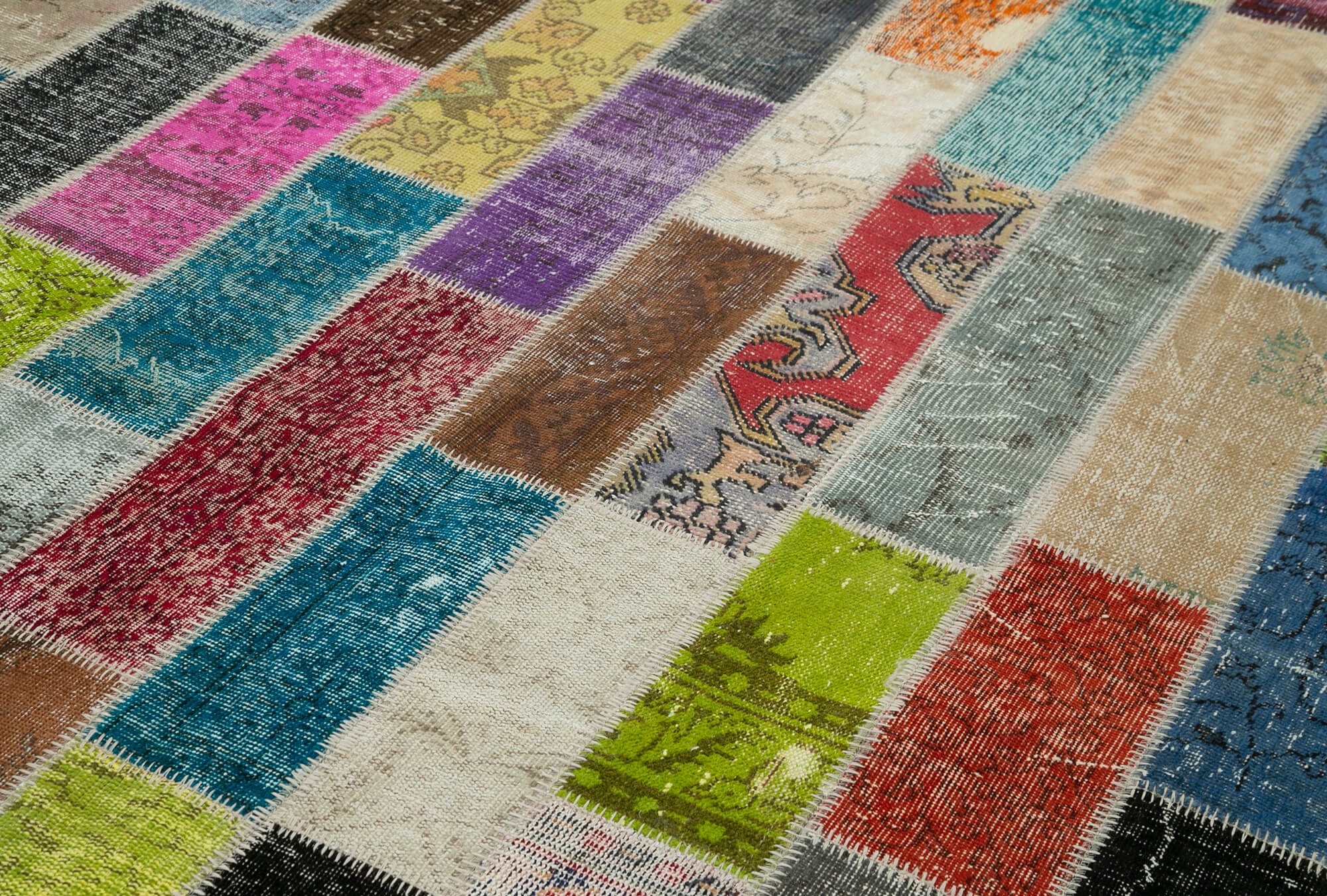 7x10 Multicolor Modern Patchwork Rug - 31042