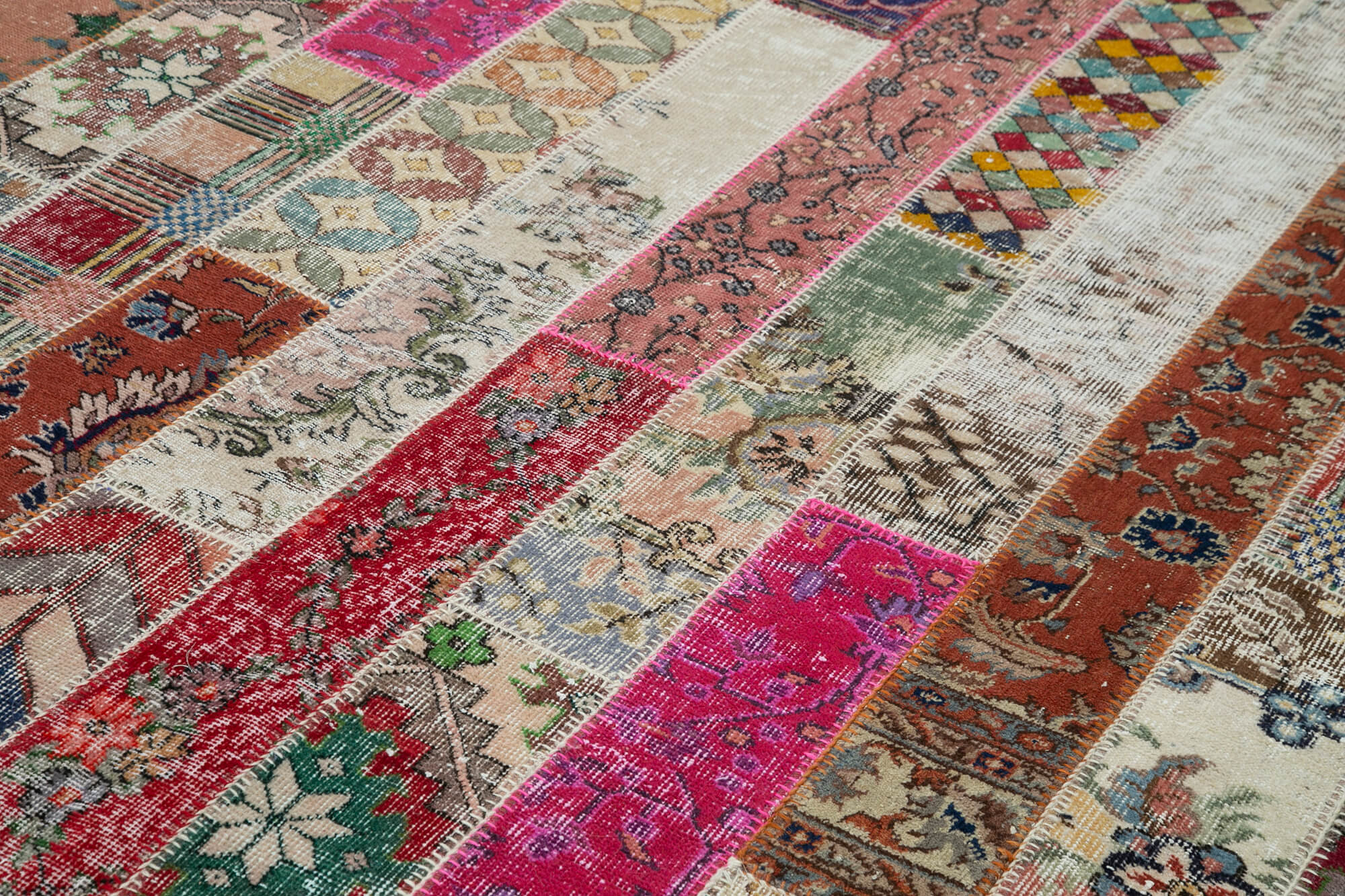 7x10 Multicolor Modern Patchwork Rug - 31044