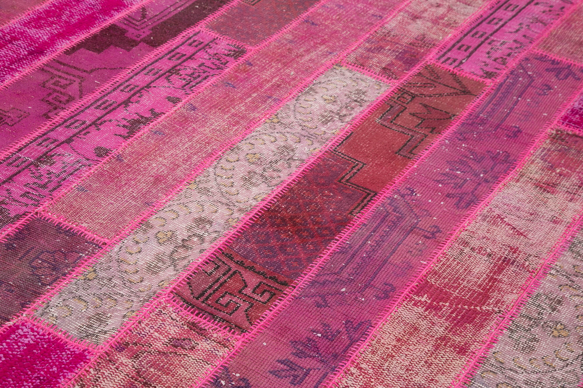 7x10 Pink Modern Patchwork Rug - 31082