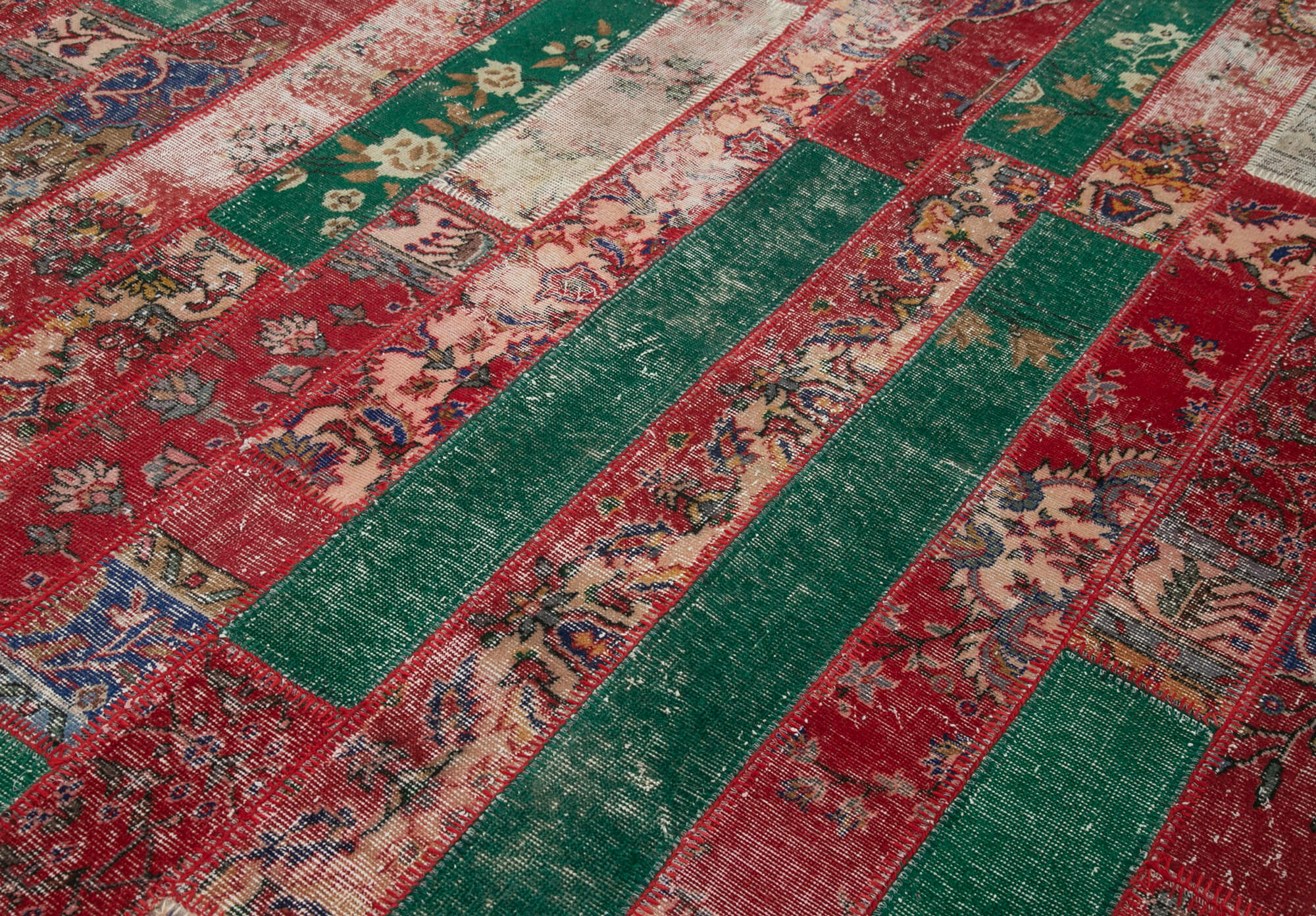 7x10 Multicolor Modern Patchwork Rug - 31094