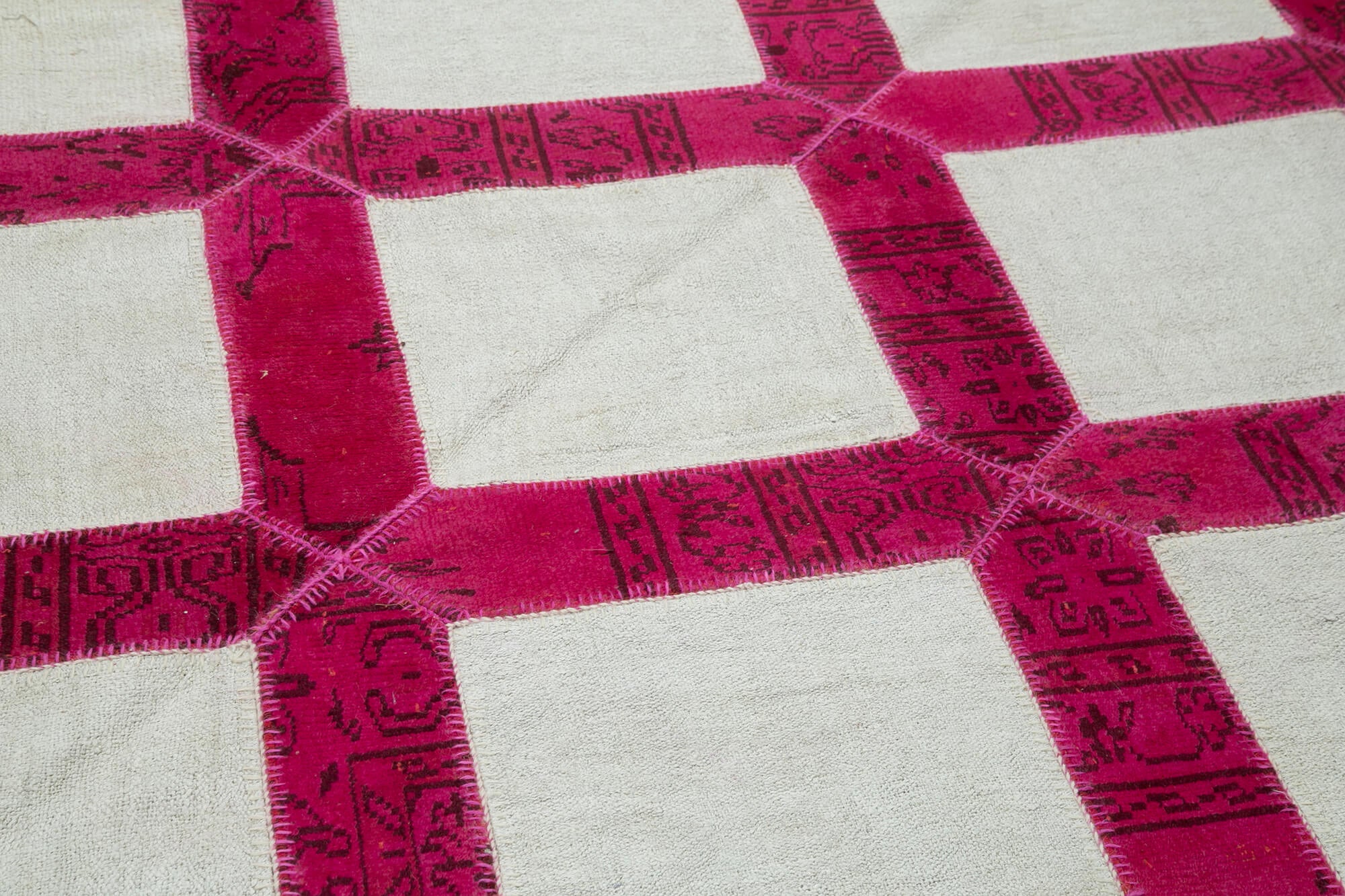 6x10 Pink Modern Patchwork Rug - 31108