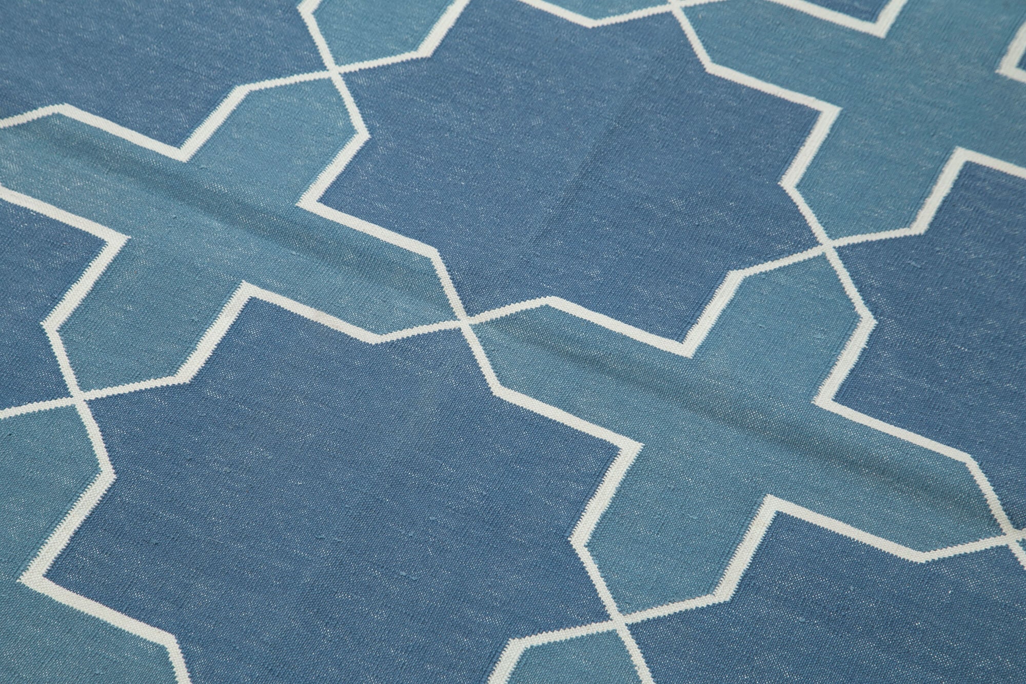 4x5 White Dhurrie Rug - 32565