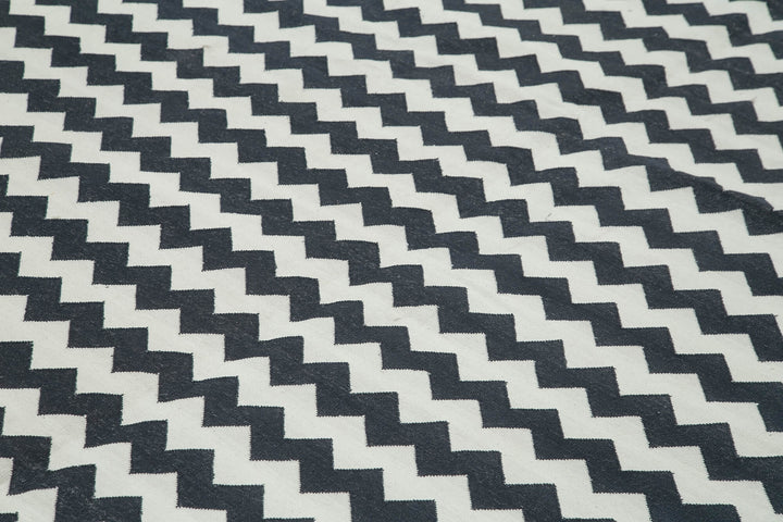 10x14 Black Dhurrie Rug - 32707