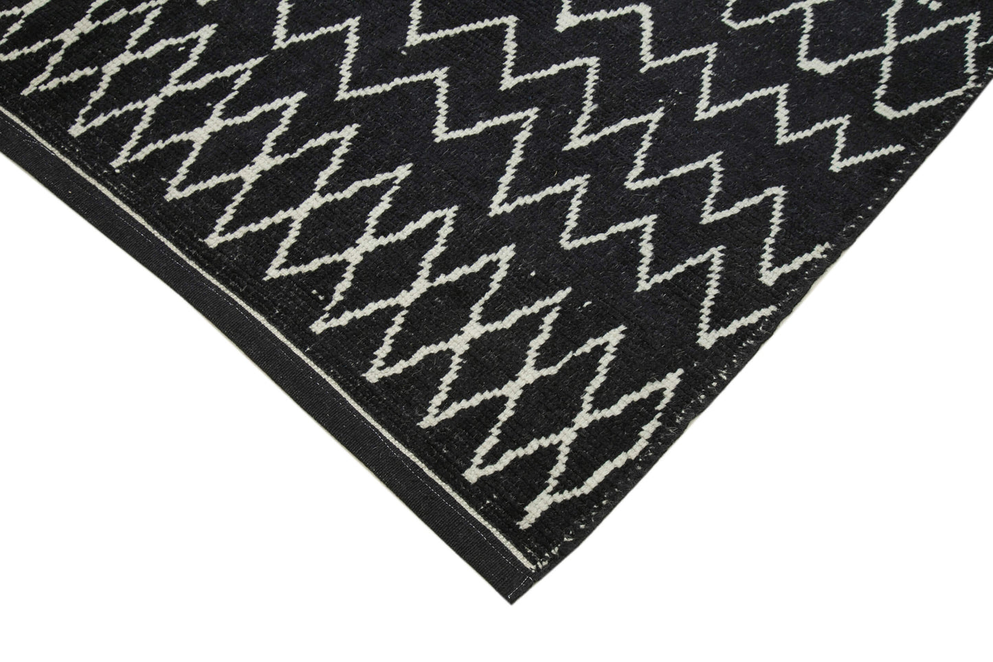6x9 Black Moroccan Rug - 35774