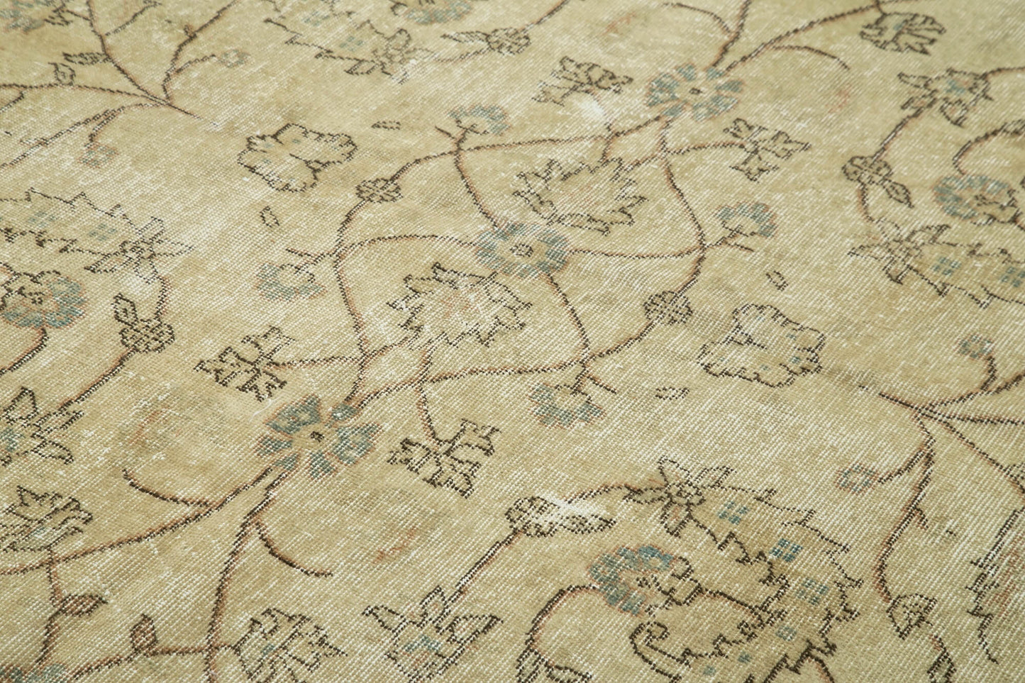 7x10 Beige Turkish Vintage Area Rug - 39000