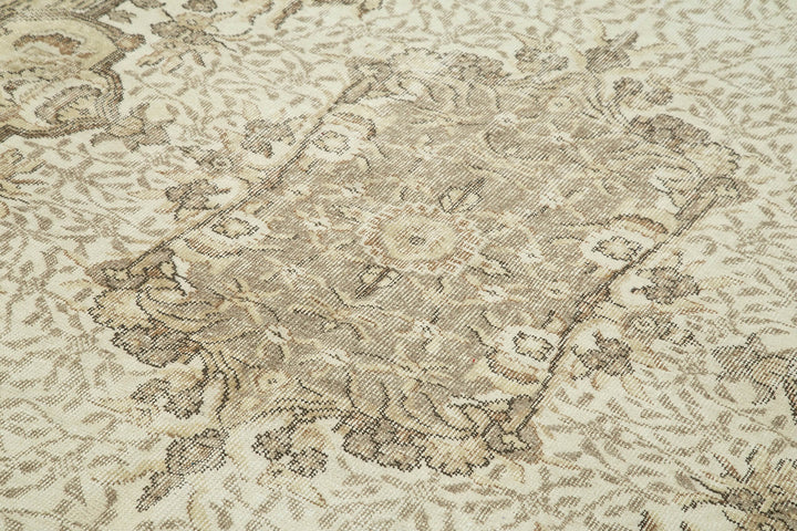 6x9 Beige Turkish Vintage Area Rug - 39021