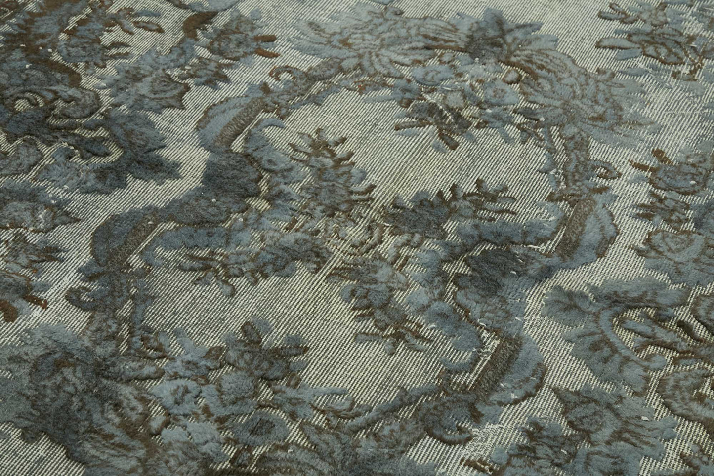 5x8 Vintage Hand-Carved Turkish Rug - 46917