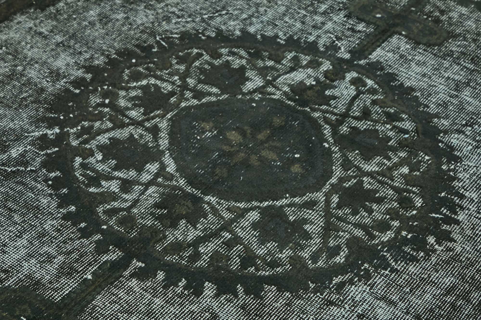 6x10 Vintage Hand-Carved Turkish Rug - 46964