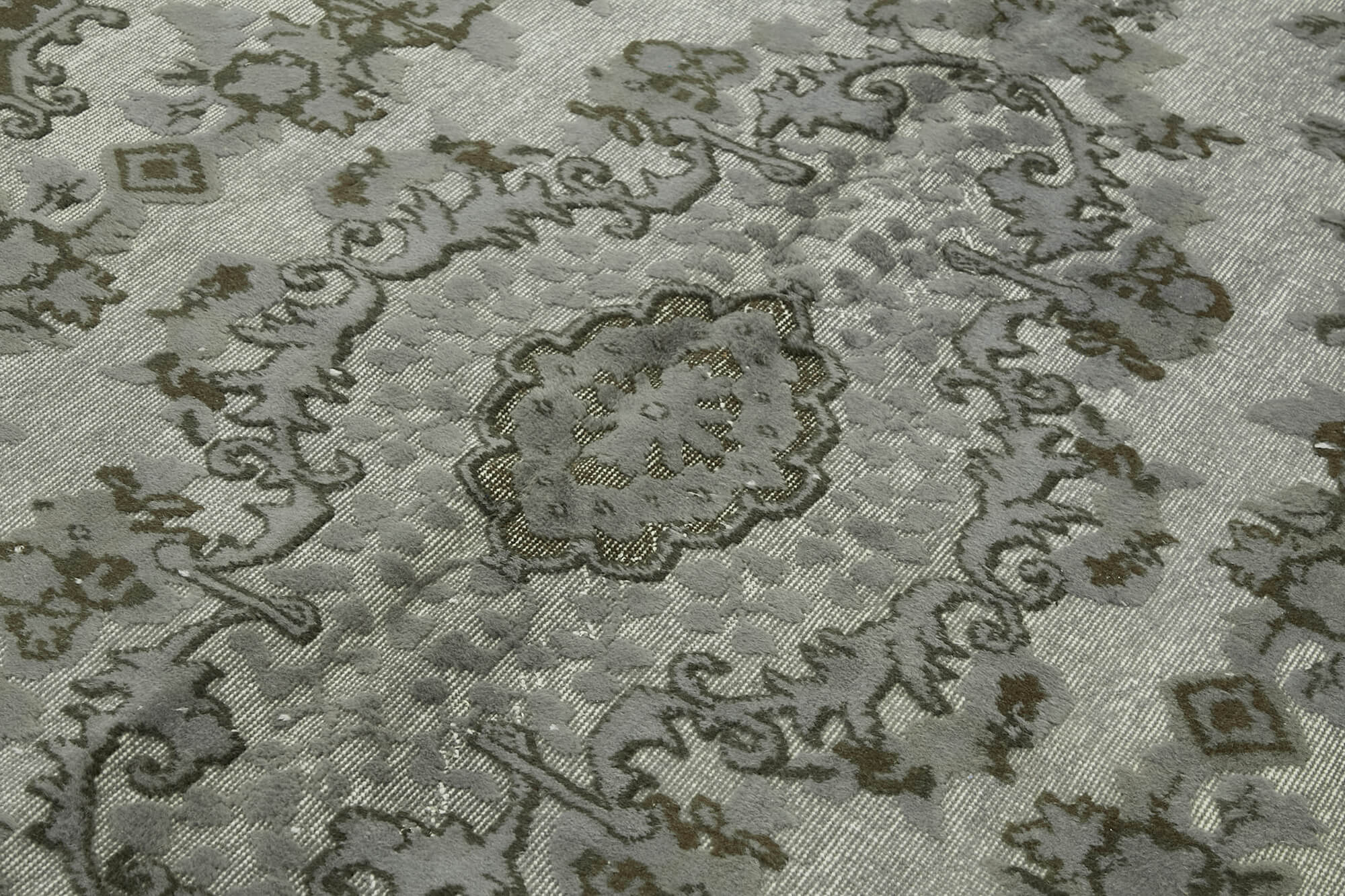 6x10 Vintage Hand-Carved Turkish Rug - 47007