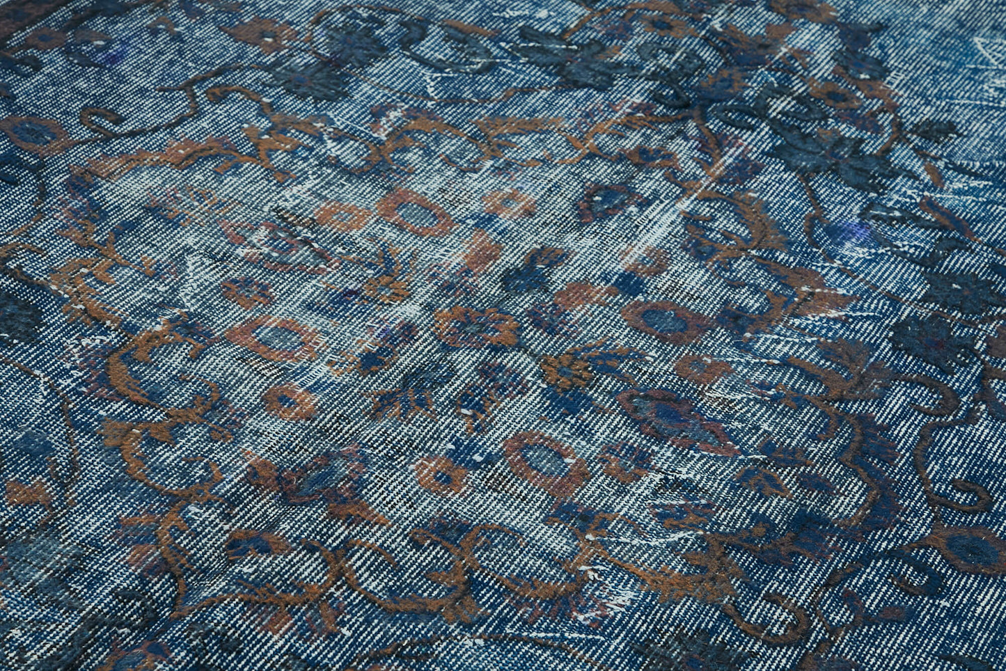 6x9 Vintage Hand-Carved Turkish Rug - 47028