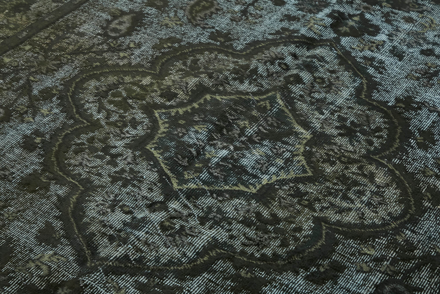 6x10 Vintage Hand-Carved Turkish Rug - 47052