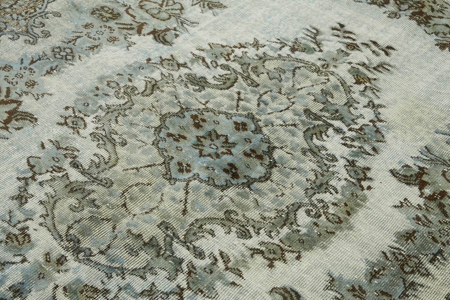 6x9 Vintage Hand-Carved Turkish Rug - 47085
