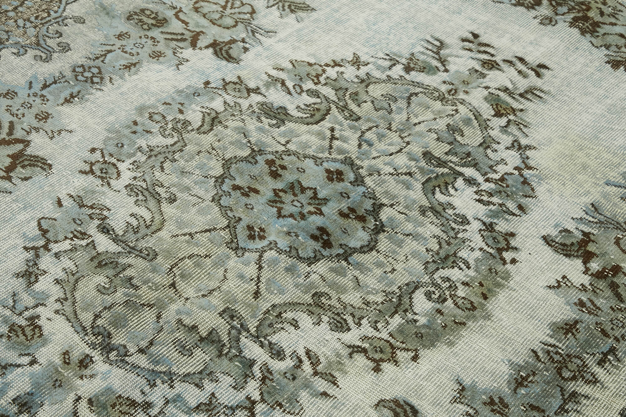 6x9 Vintage Hand-Carved Turkish Rug - 47085