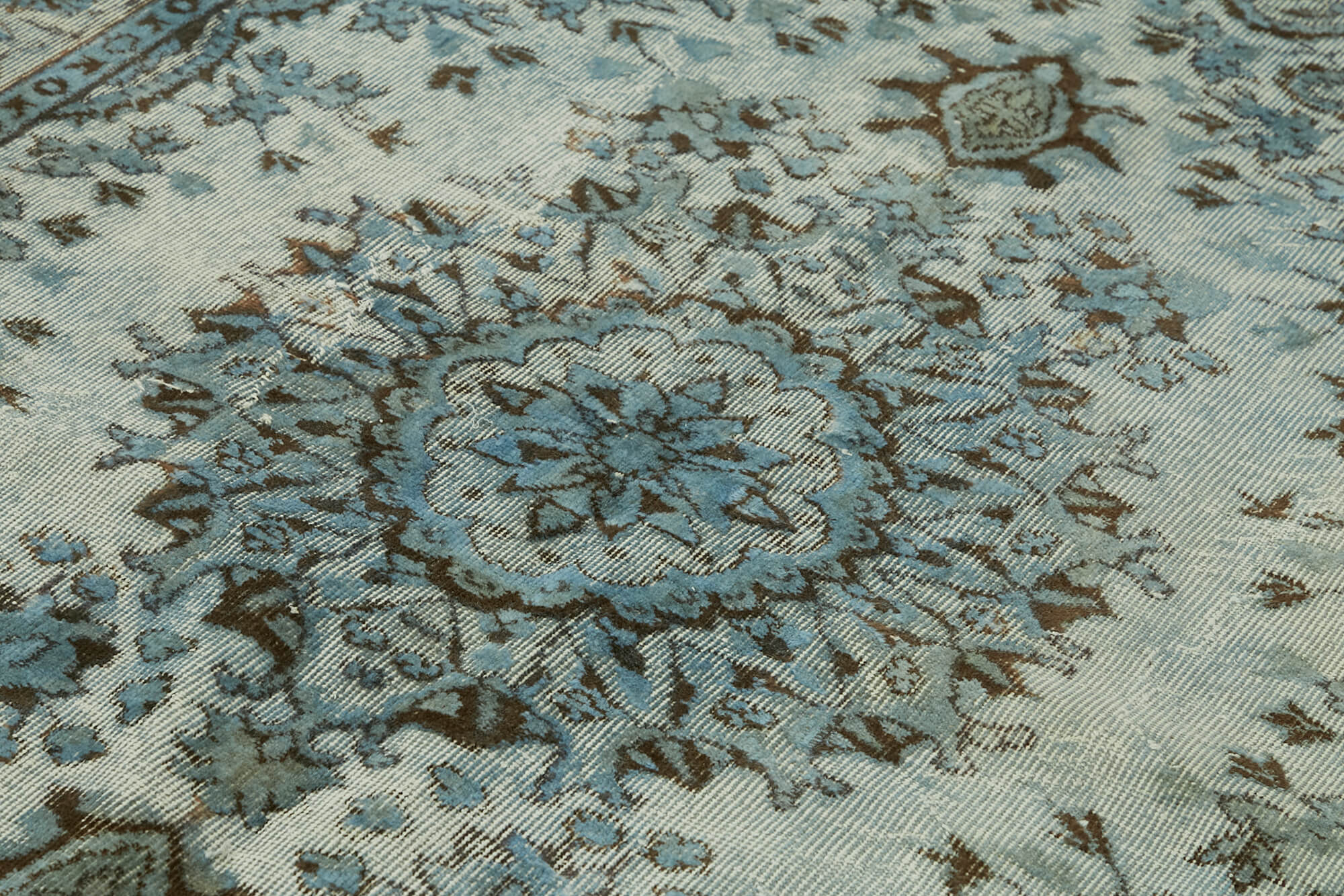 5x9 Vintage Hand-Carved Turkish Rug - 47087