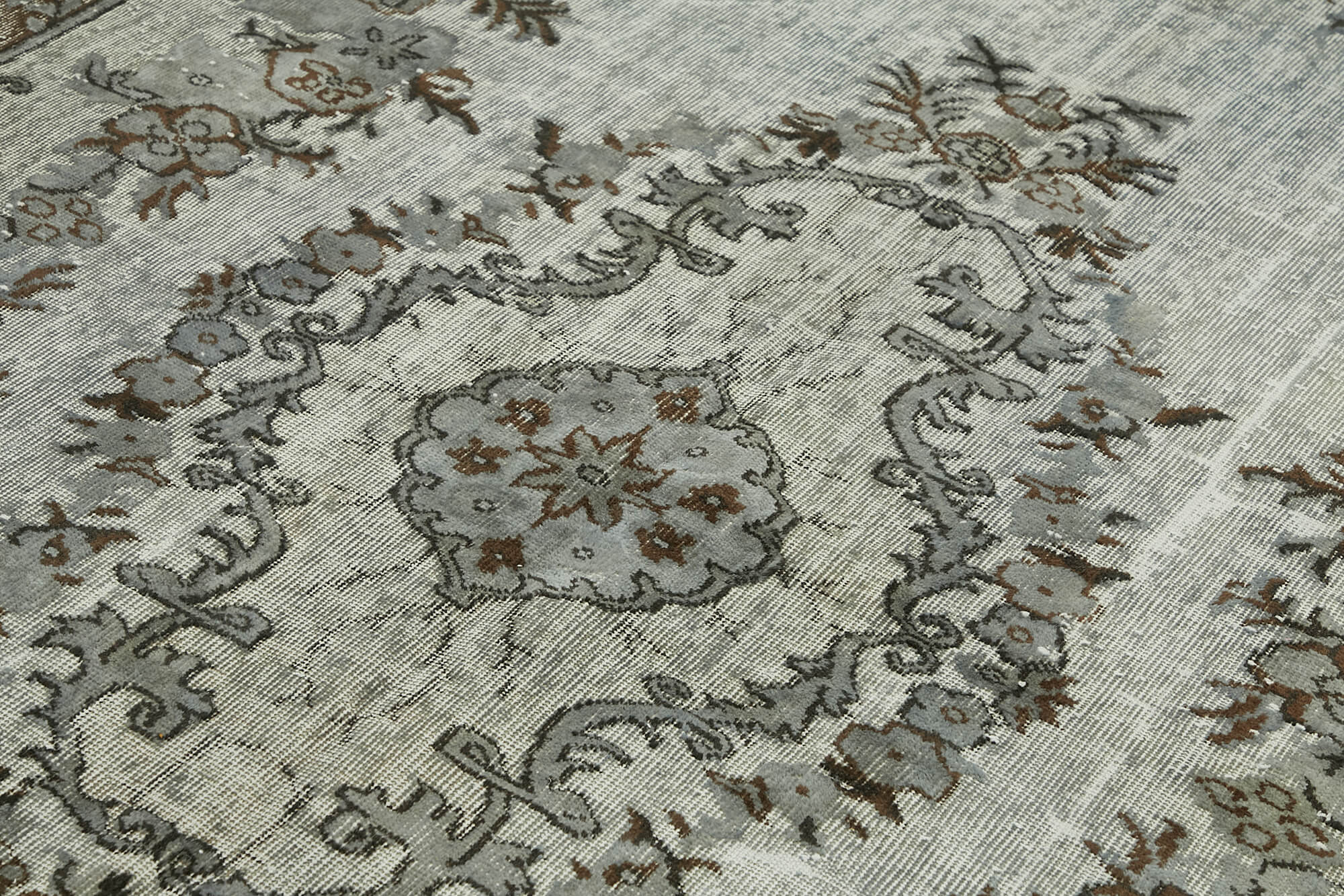 6x10 Vintage Hand-Carved Turkish Rug - 47089