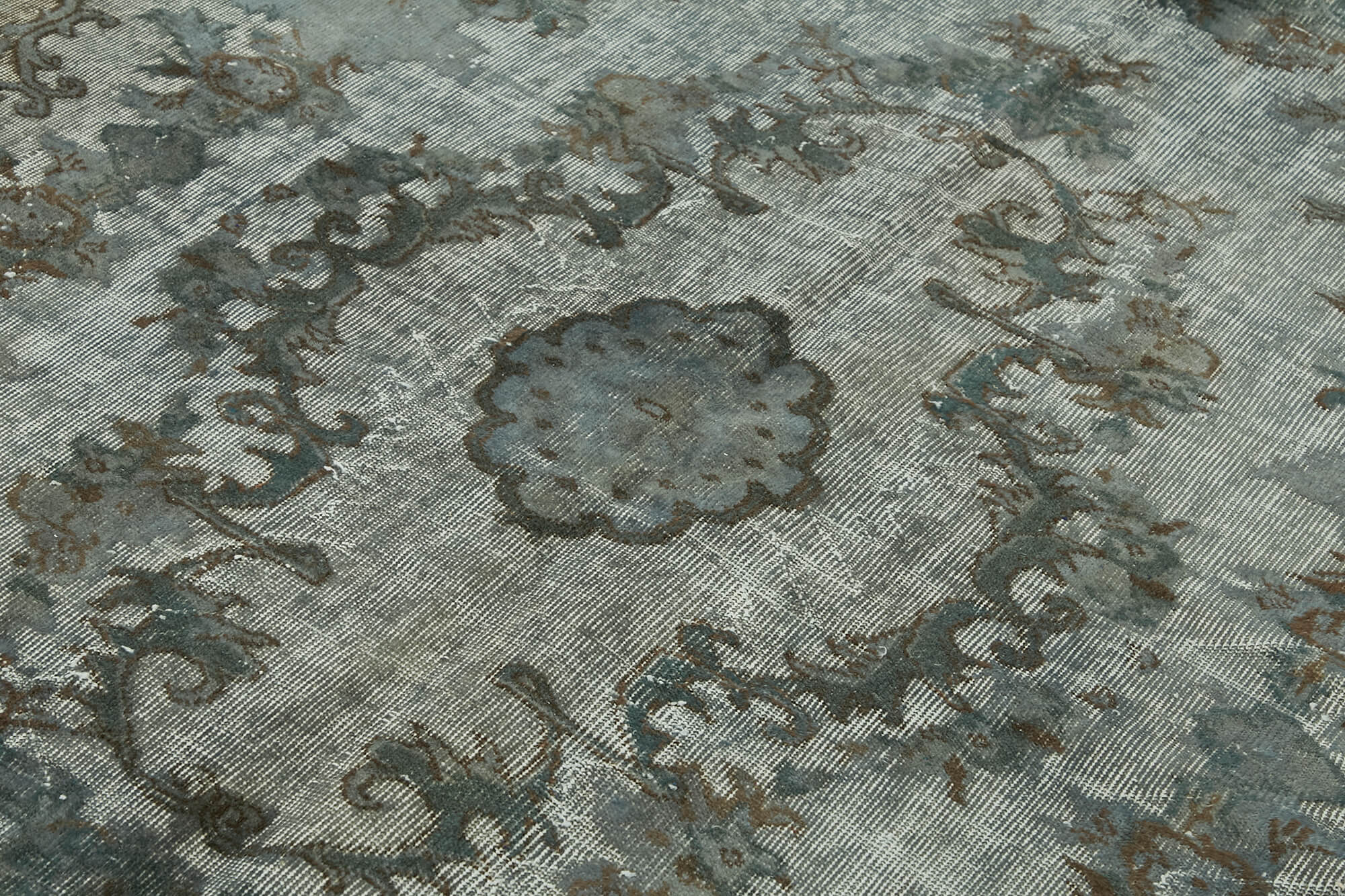 6x9 Vintage Hand-Carved Turkish Rug - 47092
