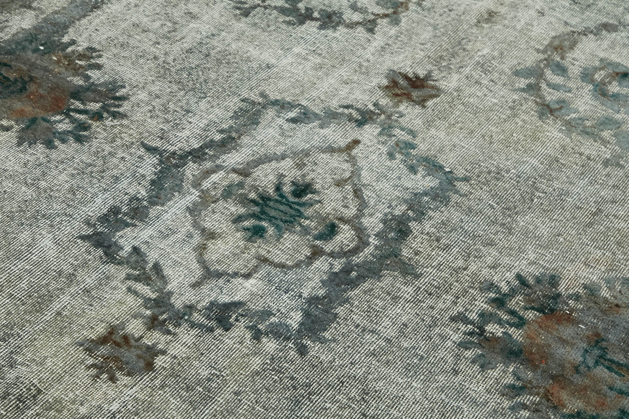6x10 Vintage Hand-Carved Turkish Rug - 47094