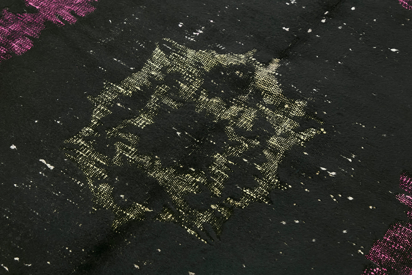 5x8 Vintage Hand-Carved Turkish Rug - 47107