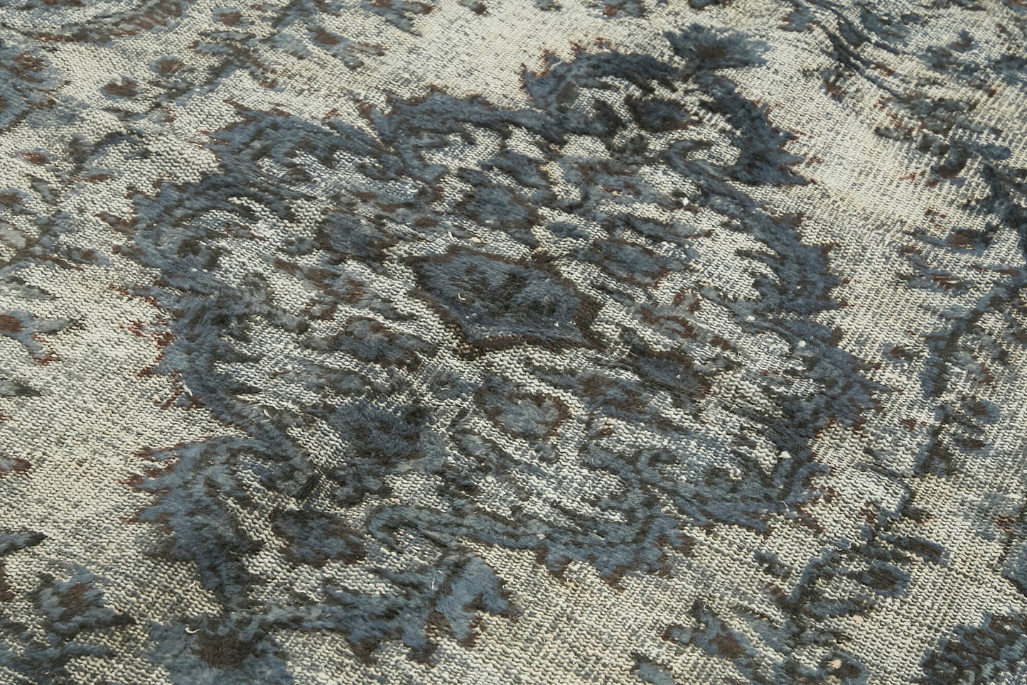 6x9 Vintage Hand-Carved Turkish Rug - 47134