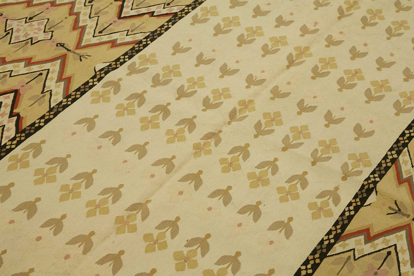 6x10 Floral Aubusson Kilim - 47414
