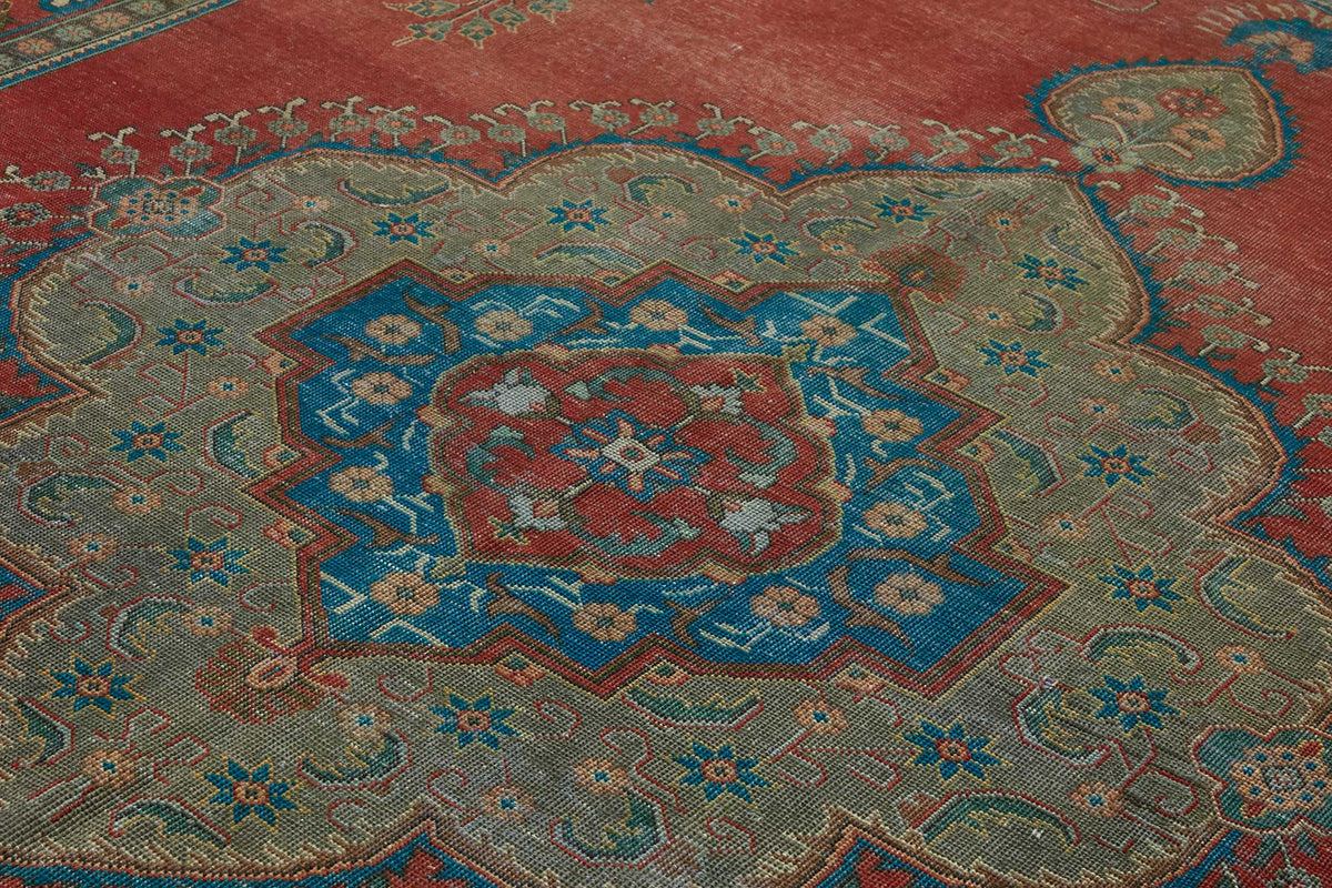 10x13 Vintage Hand-Knotted Rug - 47504