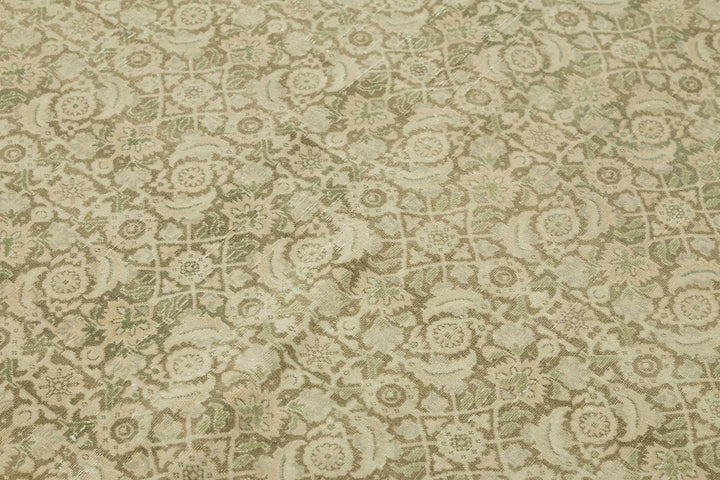 8x17 Vintage Hand-Knotted Rug - 47517
