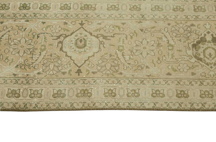 8x17 Vintage Hand-Knotted Rug - 47517
