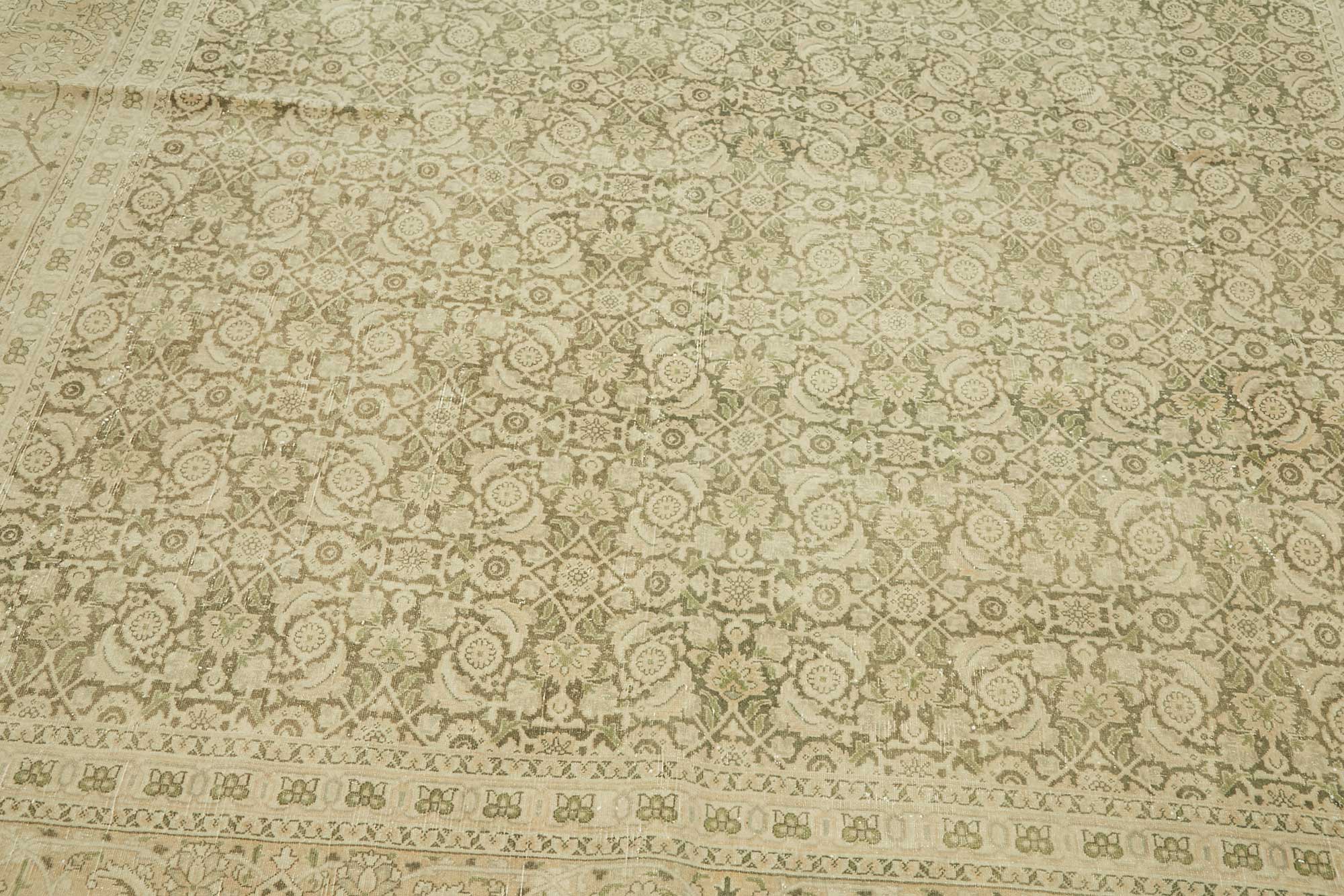 8x17 Vintage Hand-Knotted Rug - 47517