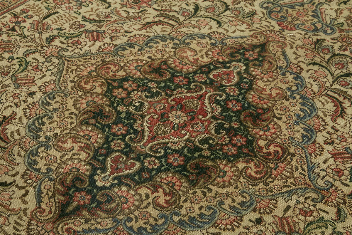 8x11 Vintage Hand-Knotted Rug - 47526