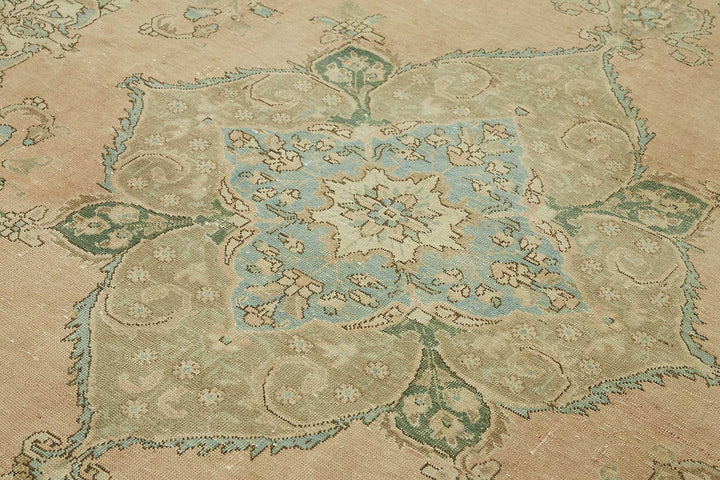 9x13 Vintage Hand-Knotted Rug - 47687