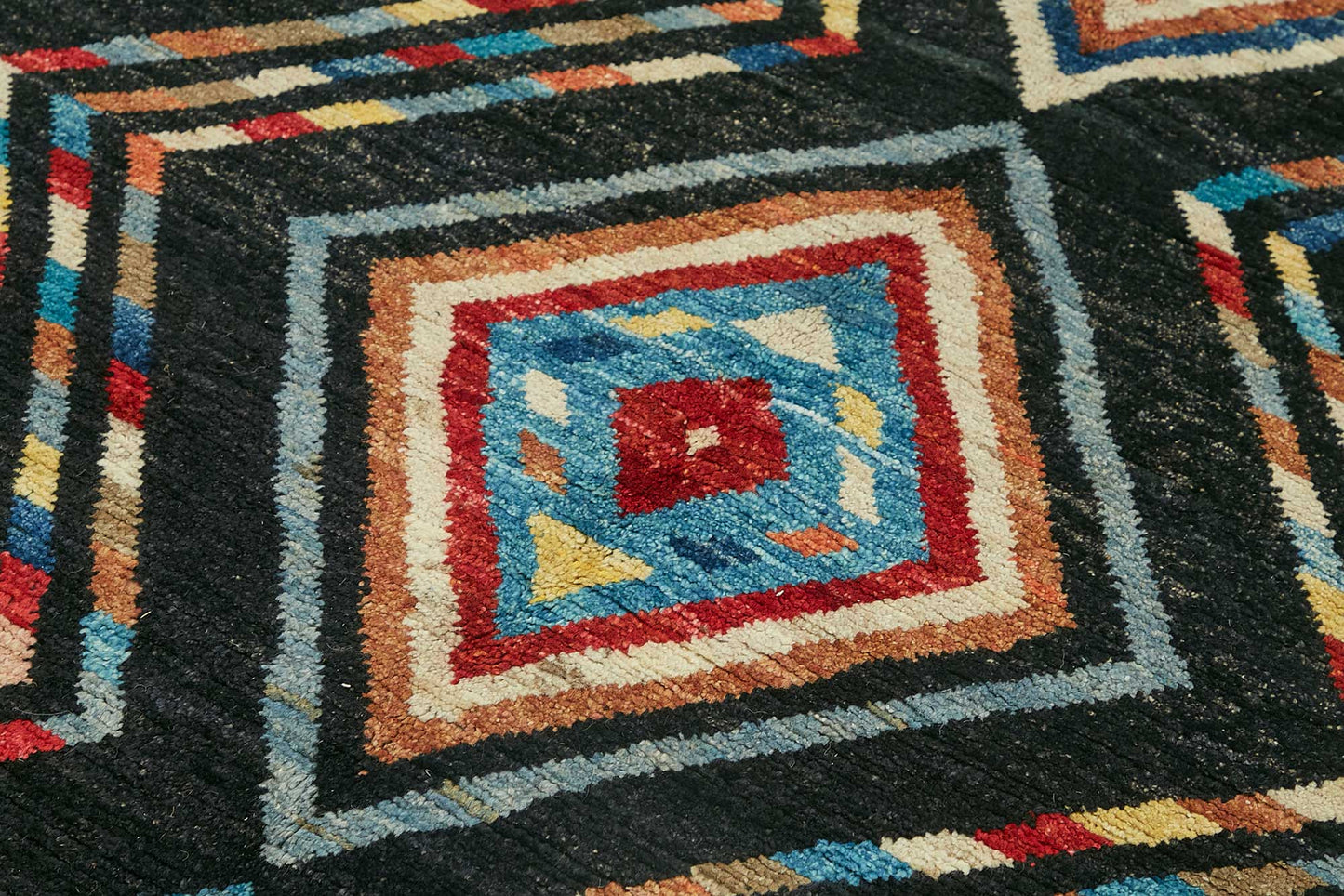 6x8 Contemporary Tribal Area Rugs - 48125