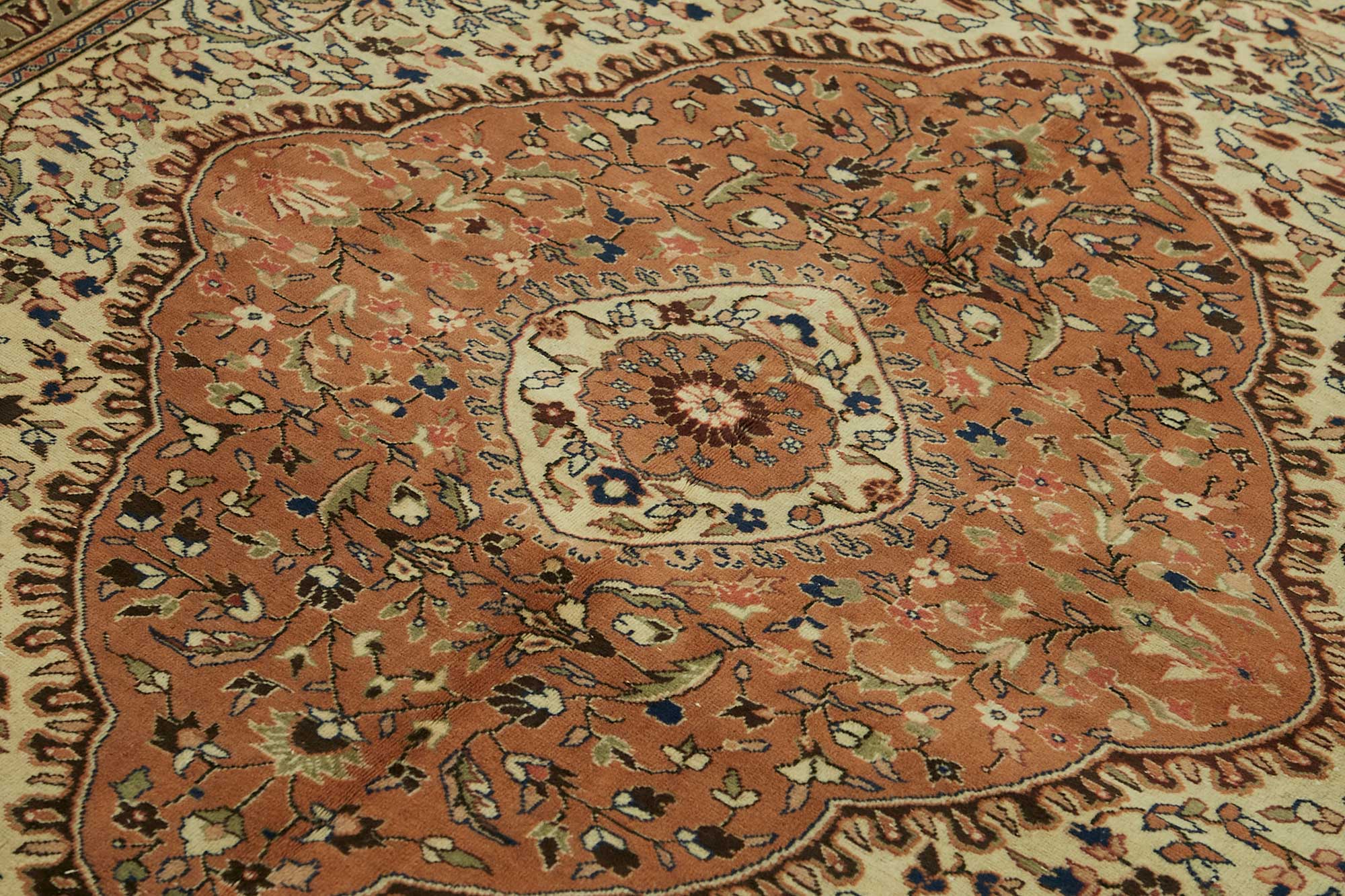 7x10 Hand-Knotted Turkish Wool Rug - 49004