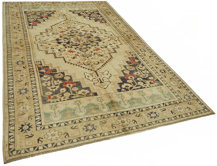 6x9 Beige Vintage Anatolian Rug - 49383