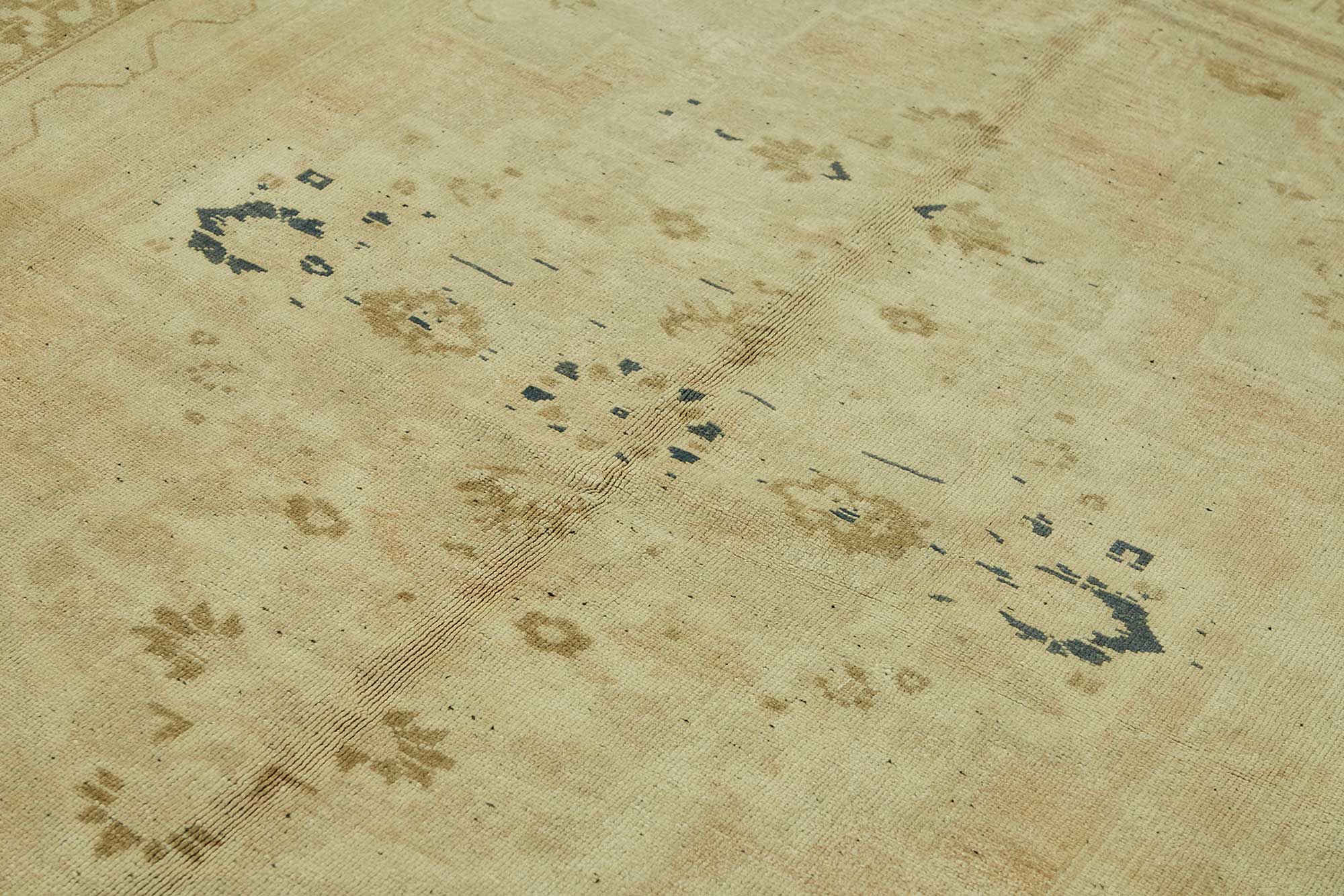 6x9 Beige Vintage Anatolian Rug - 49386