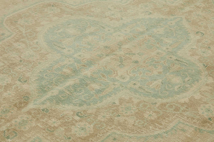 9x13 Handwoven Persian Rug - 49472