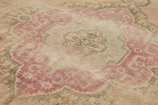 9x13 Handwoven Persian Rug - 49473