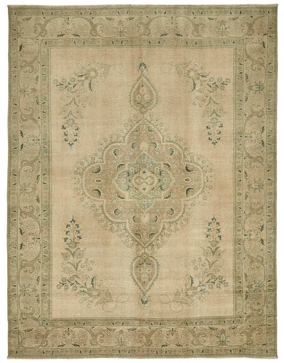 10x13 Handwoven Persian Rug - 49476