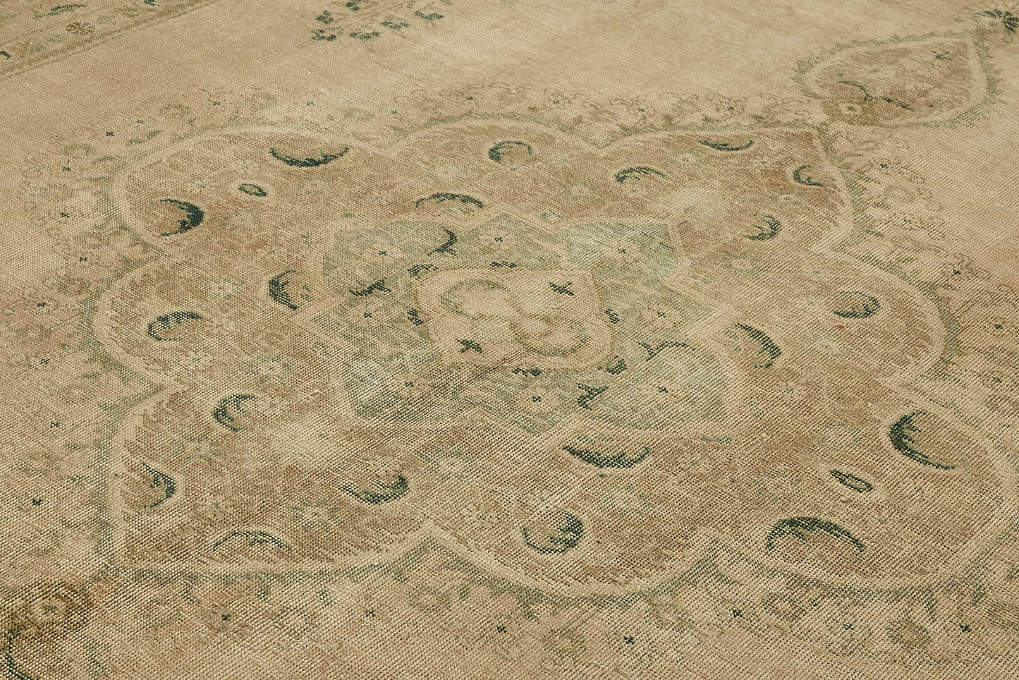 10x13 Handwoven Persian Rug - 49476