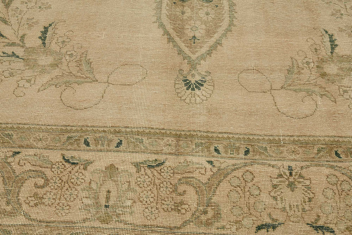 10x13 Handwoven Persian Rug - 49476