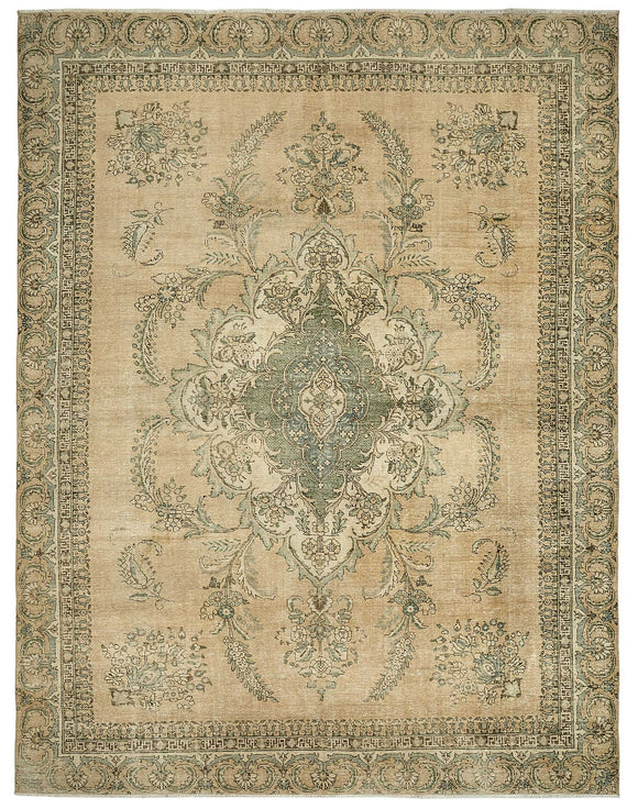 10x13 Handwoven Persian Rug - 49478