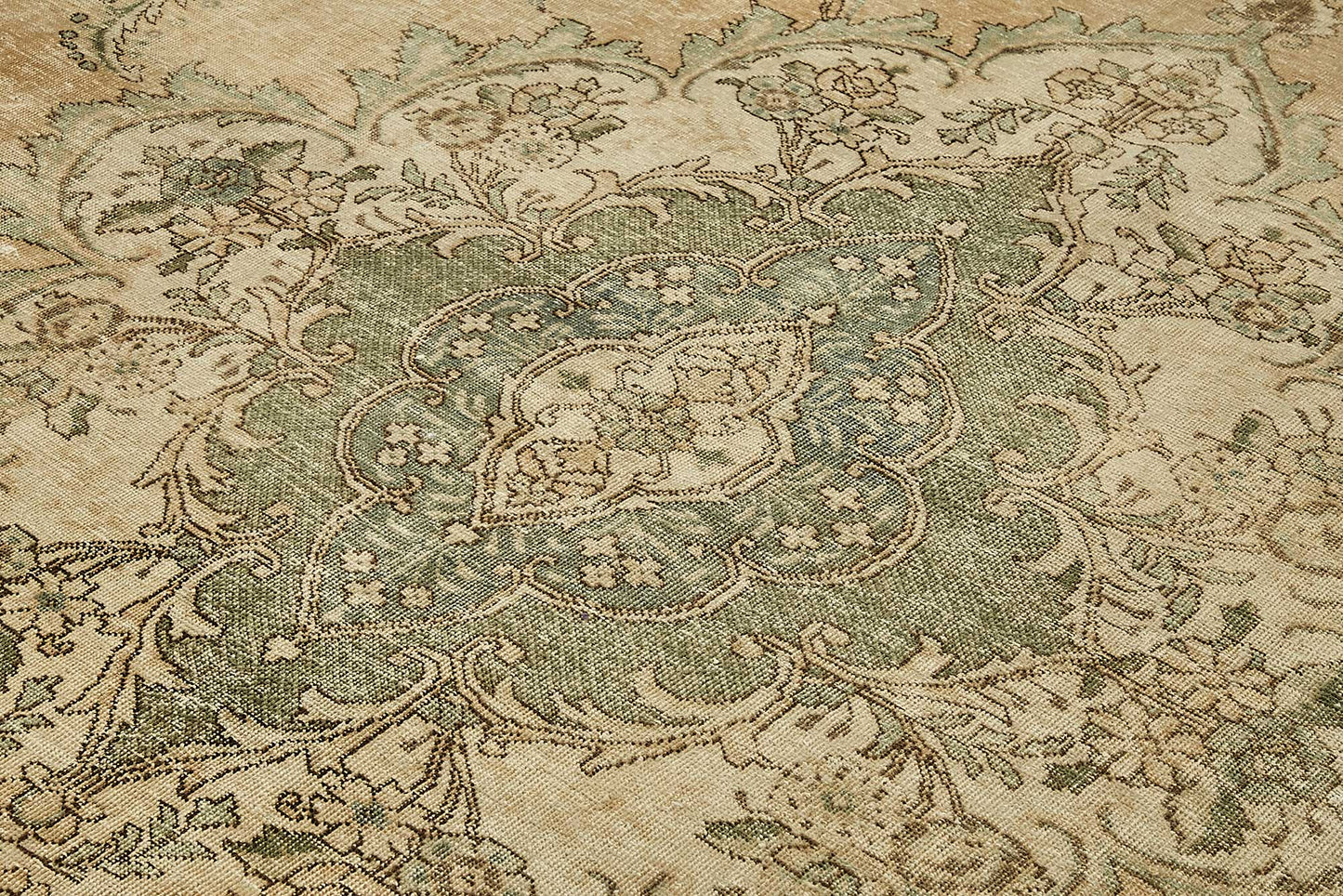 10x13 Handwoven Persian Rug - 49478