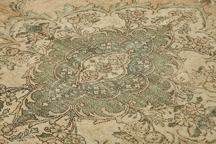 10x13 Handwoven Persian Rug - 49478