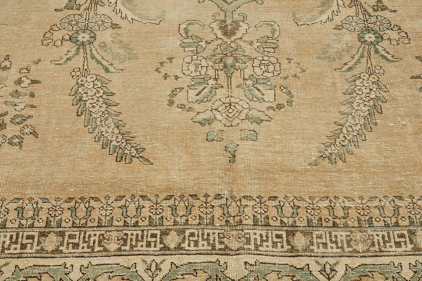 10x13 Handwoven Persian Rug - 49478