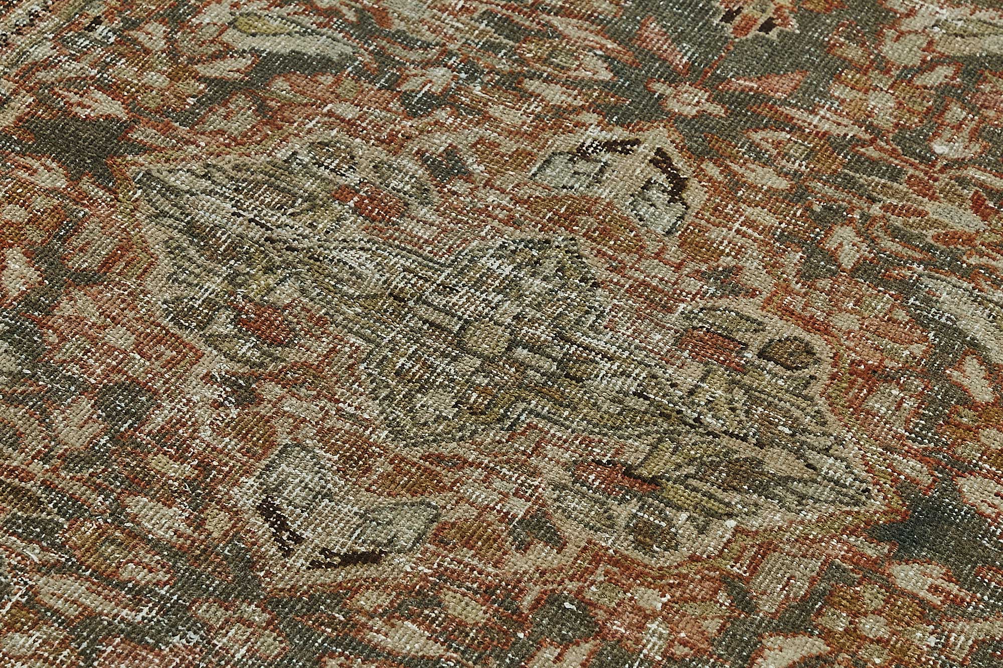 4x6 Antique Persian Sarouk Rug - 50075