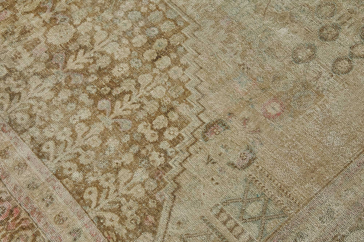 7x10 Beige Antique Persian Bakhtiari Rug - 50112