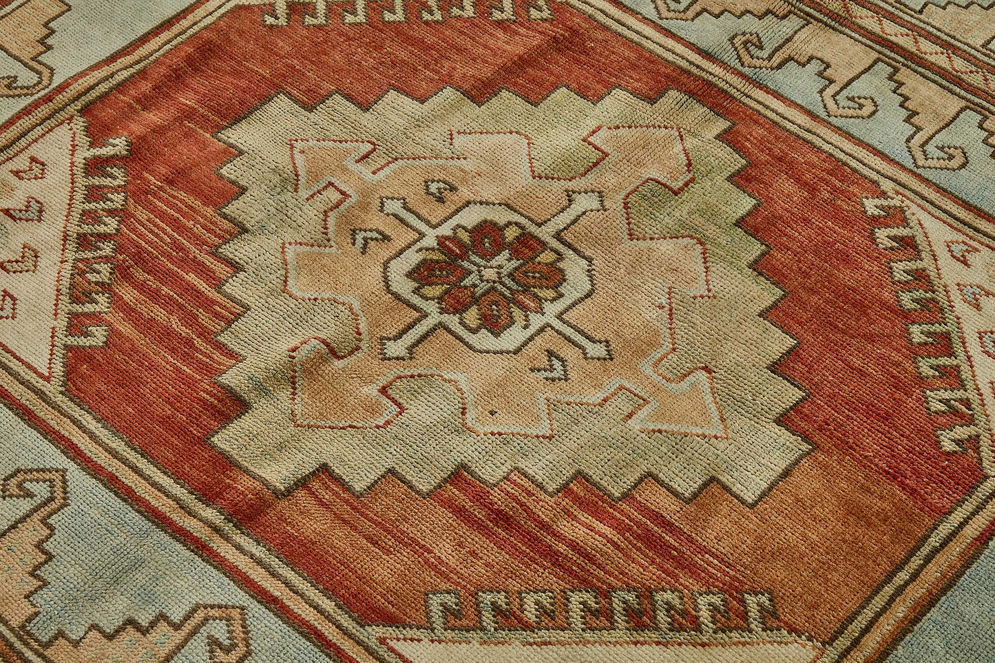 7x10 Hand-Knotted Vintage Rug - 50998